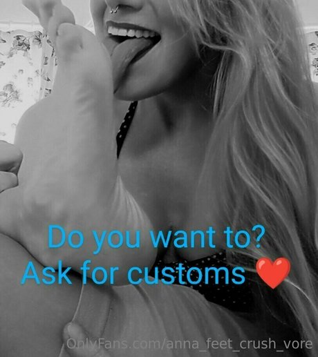 kitchen onlyfans beautiful pic