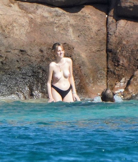 Maya Hawke nice pornstar galleries