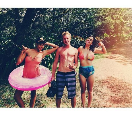 Alanna Masterson star sex pic