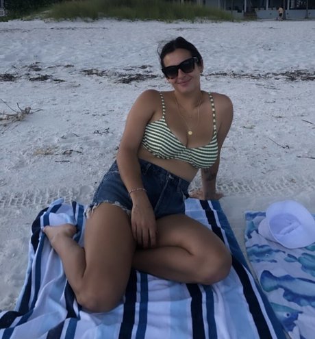 Alanna Masterson beautiful model gallery