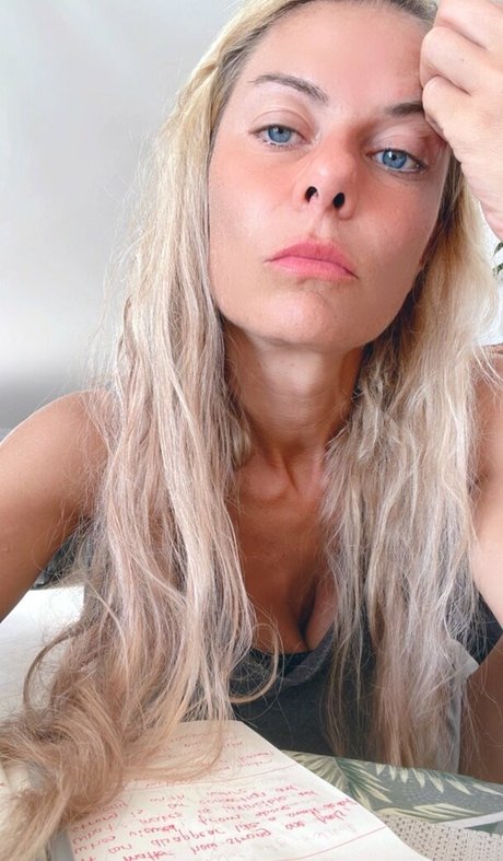 Tunaapari pornographic star images