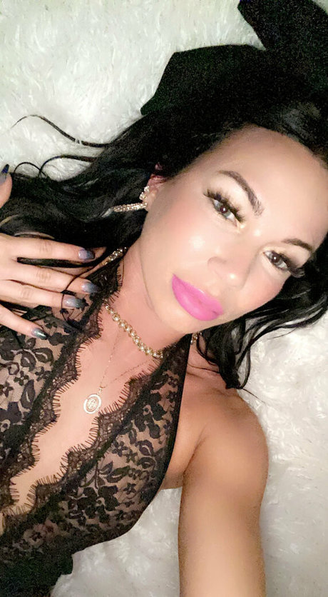 queenofthedollhouse beautiful star photo