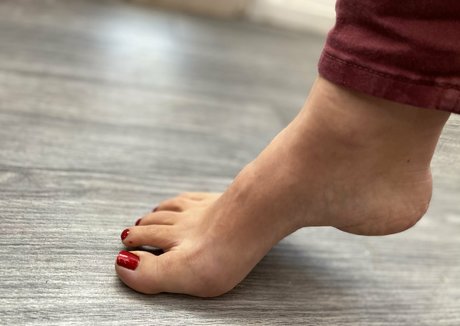 solearchfeet hd actress photos