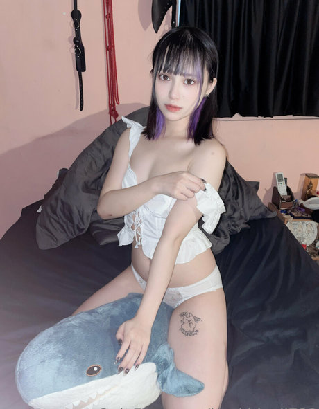 Itsukidevil722 pornographic model pictures