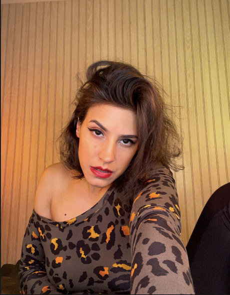 Irma La Dulce ASMR nice actress img