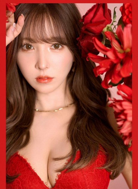 Yua Mikami erotic pornstar img