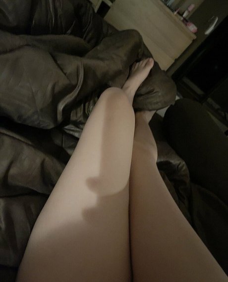 eating onlyfans hot pics