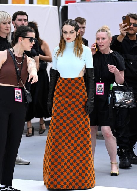 Joey King pretty pornstar images