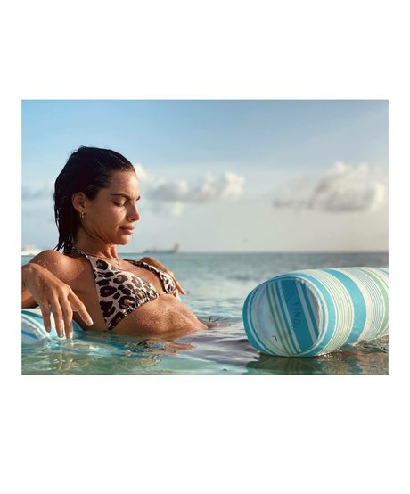 Maria Gabriela De Faria hd model img