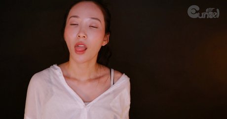 Eunzel ASMR model erotic pic