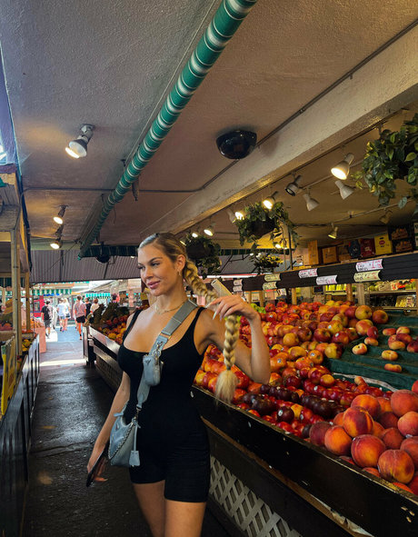 mikahl porn actress galleries