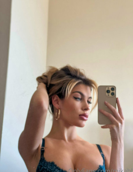 mikahl model free gallery