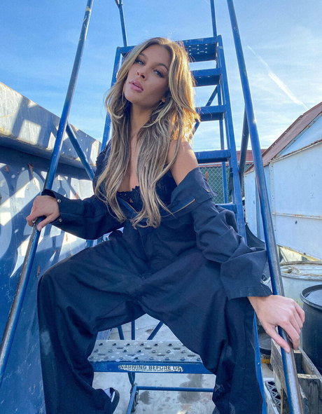 tattooed onlyfans sex gallery