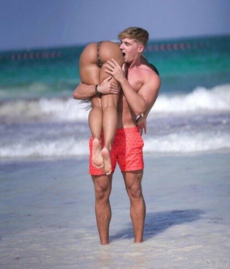 Ariana Diamond hot model img