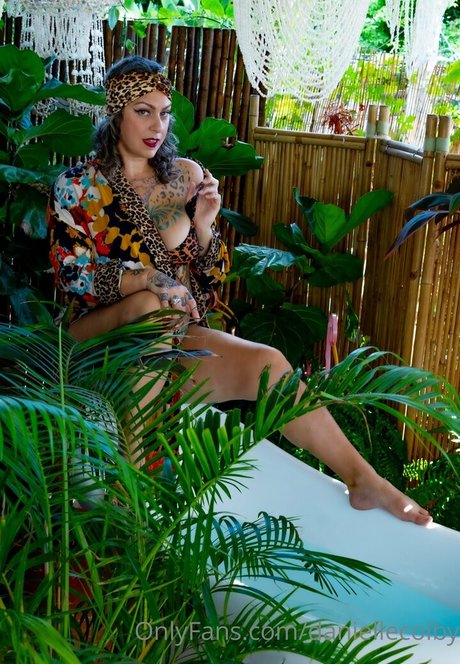 Danielle Colby pretty actress picture