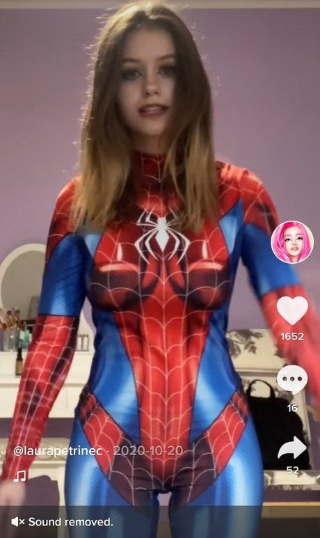 Laura Petrinec star hot pic