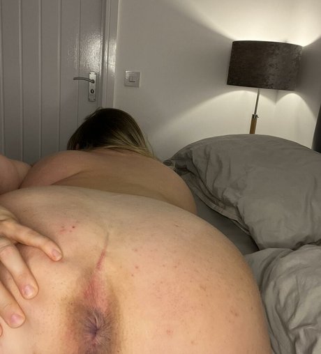 Clara Love free model image