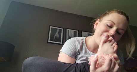 queengf90lite nude star pic