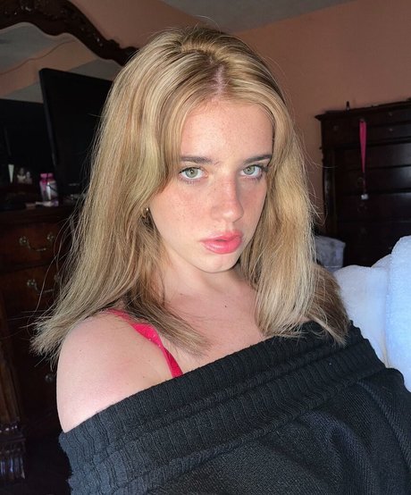 Xohalzy444 model adult archive