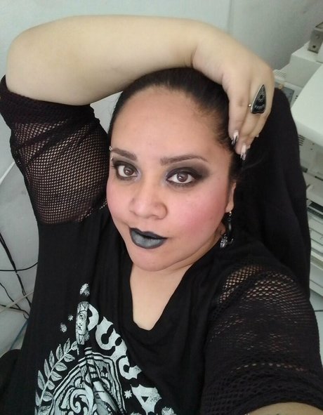 anabattory erotic actress image