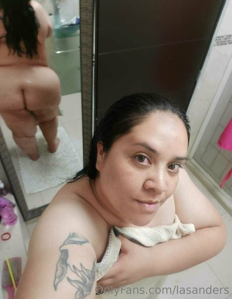 anabattory nude star img