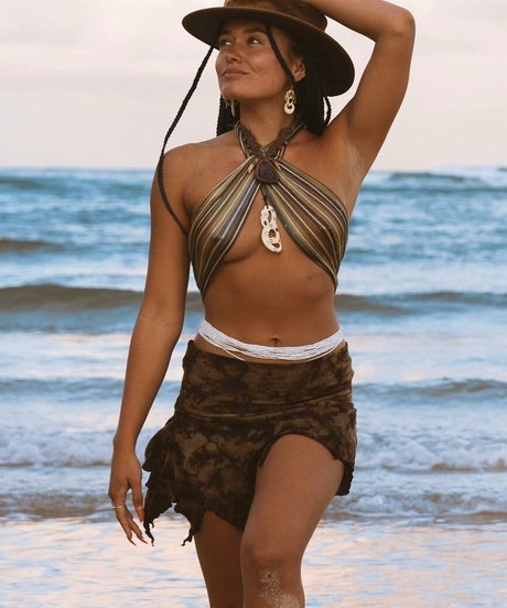 Elle Ransfield model nudes galleries