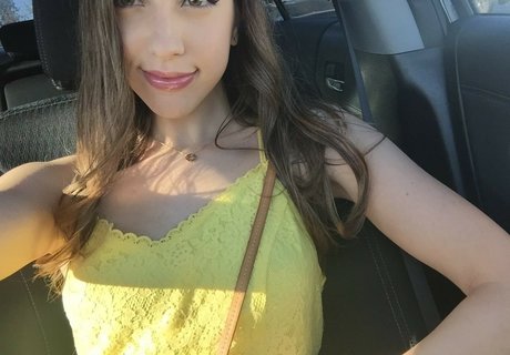 blowjob brunette onlyfans free sexy gallery