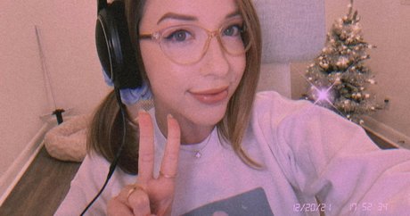 JackieMButler hot actress pics