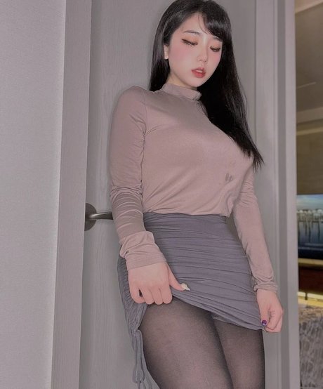 e chi h free actress img