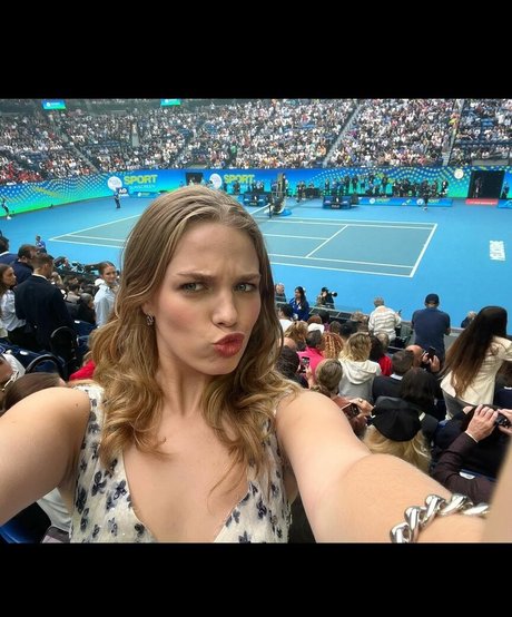 Teagan Croft hot star image