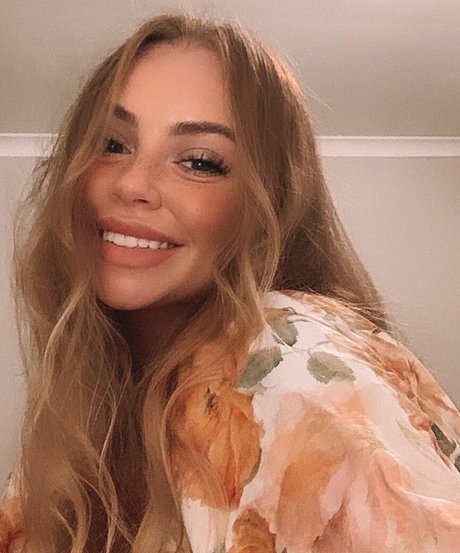 pregnant asian onlyfans art nude photo