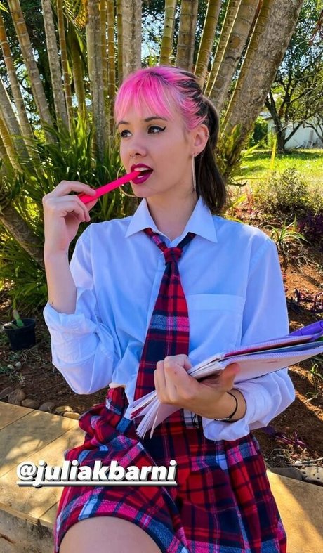 Juliakbarni top pornstar photo