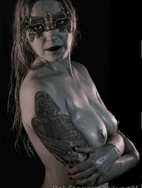 mikyart85 xxx model picture