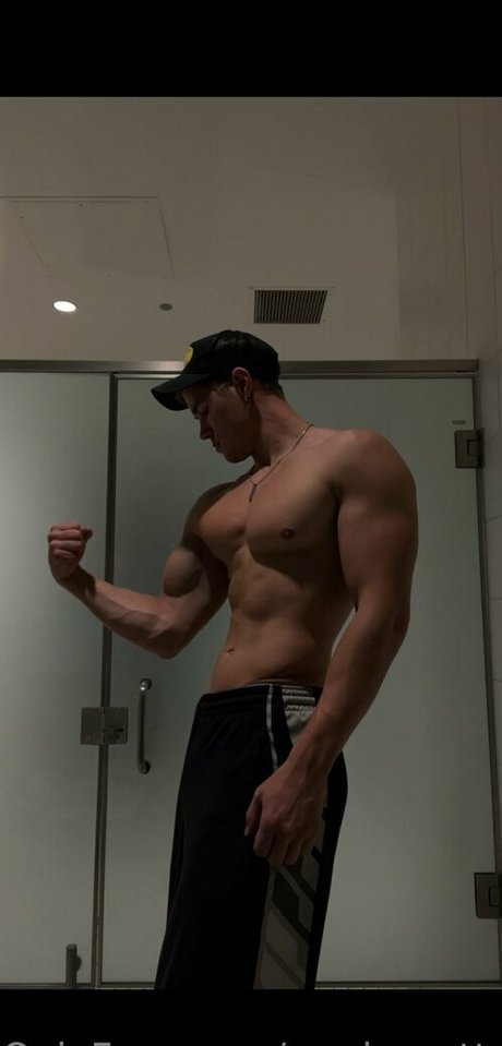 swolemattyy model naked galleries