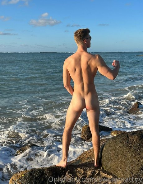 swolemattyy pretty model photo