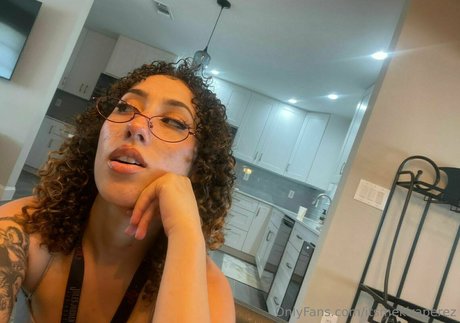 itsmekiraperez star top pictures