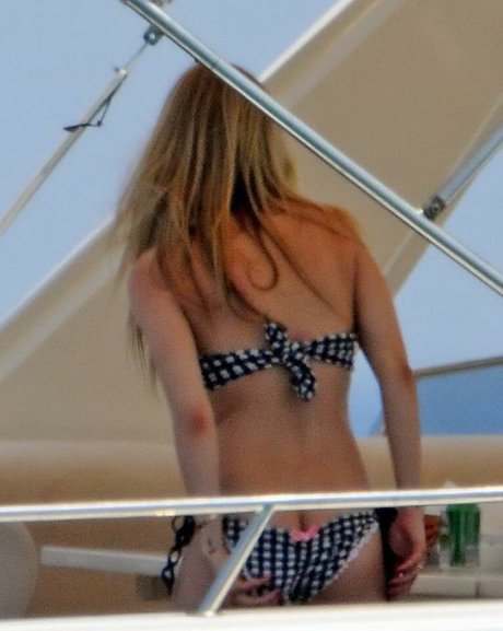 stripper onlyfans erotic pic