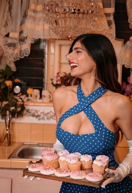 miakhalifa free actress gallery
