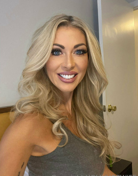 black hair onlyfans pornos picture