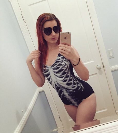 chatting onlyfans beautiful nude img