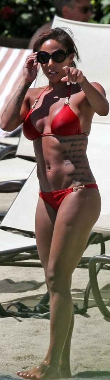 Sydney Leroux hot actress pics