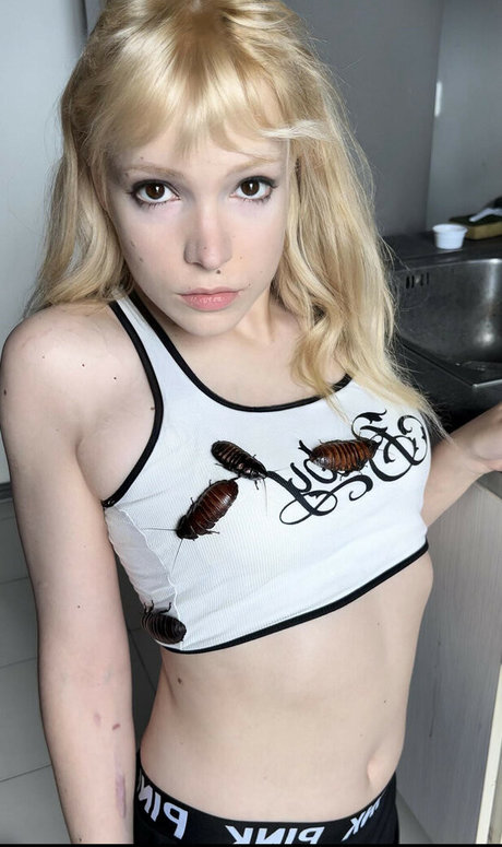 Azuraromanov sexy model pics