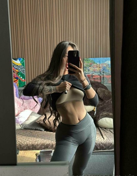 alexaandra vip model naked pics