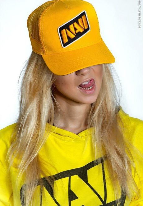 brunette wife onlyfans hd img