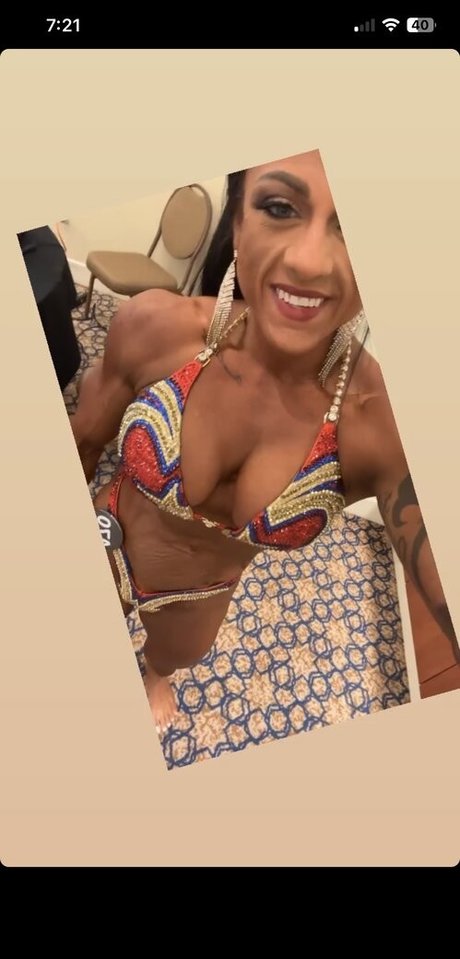 bree physique ifbbpro perfect model img