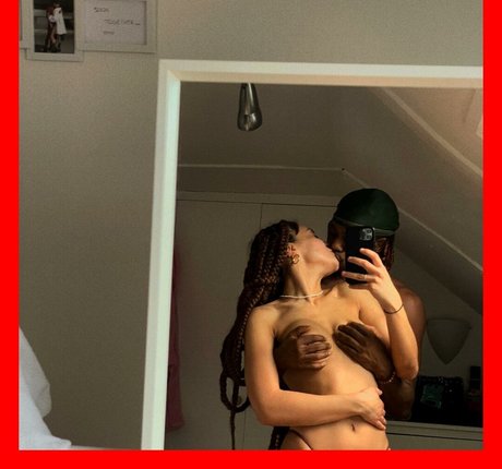 Alizehxrouge nude pornstar picture