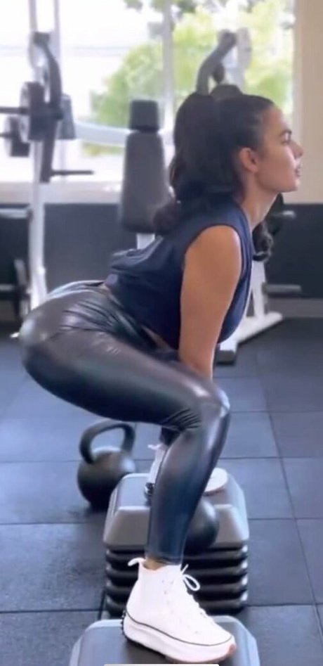 Nadine Velazquez nude model pics