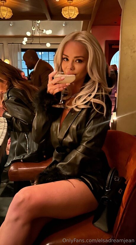 Elsadreamjean star sexy images