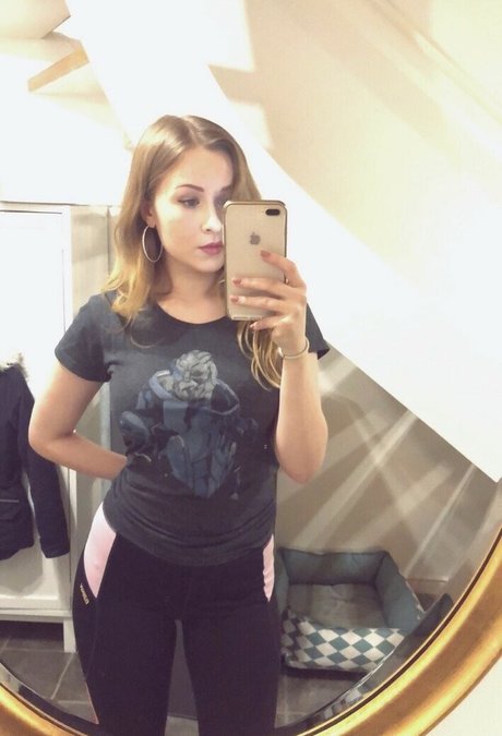 elina twich pornstar exclusive picture