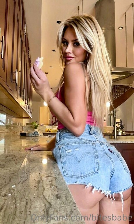 asmr feet onlyfans beautiful nude photo